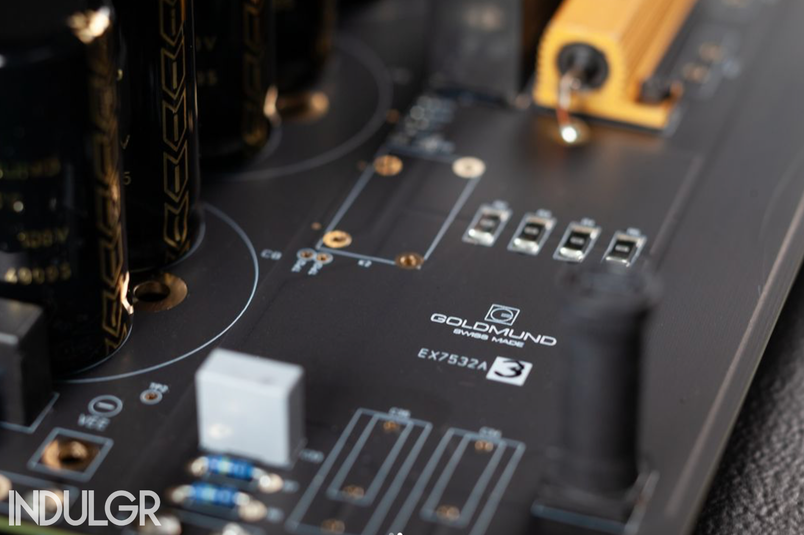 Goldmund's Telos 1800 Mono Power Amplifier