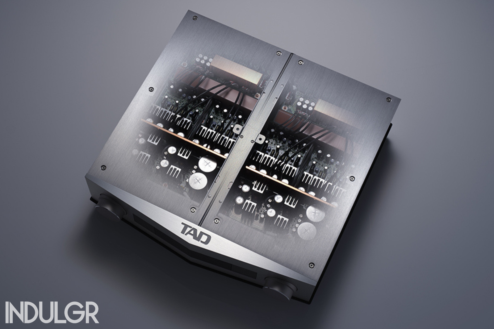TAD C-700 Preamplifier